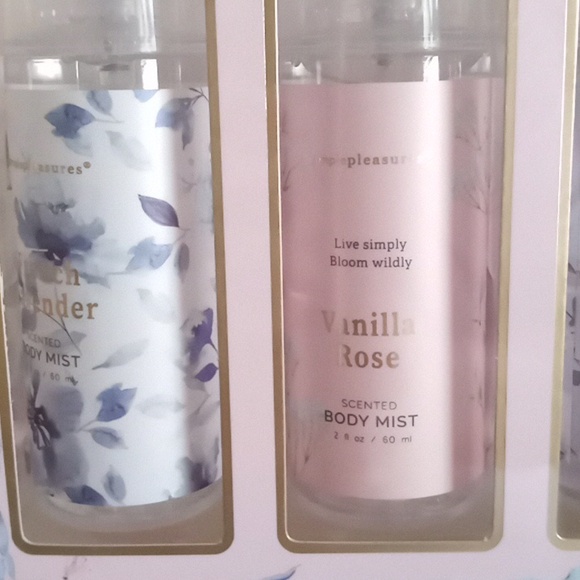 Simple Pleasures Body Mist Set - Picture 2 of 4
